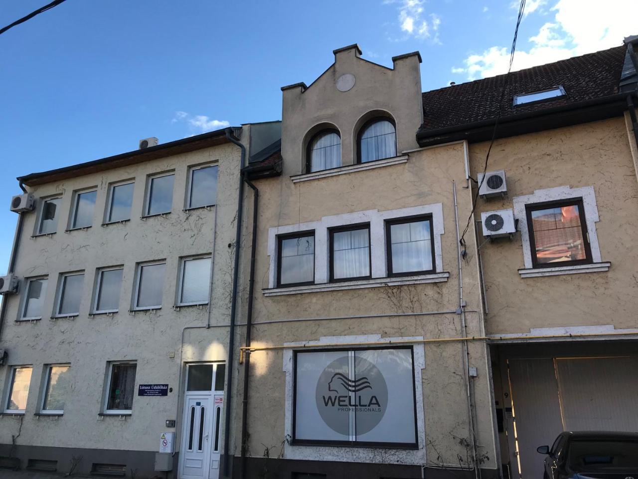 Lotusz Apartments In Nyíregyháza Extérieur photo